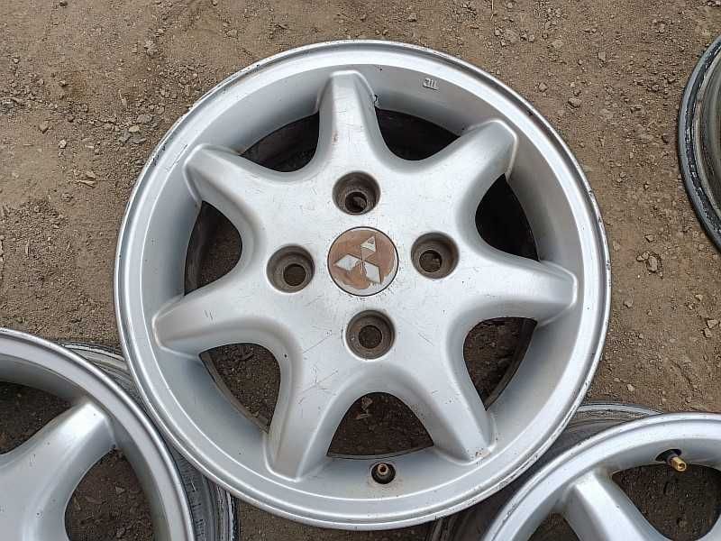 Продам оригинальные легкосплавные диски на Mitsubishi