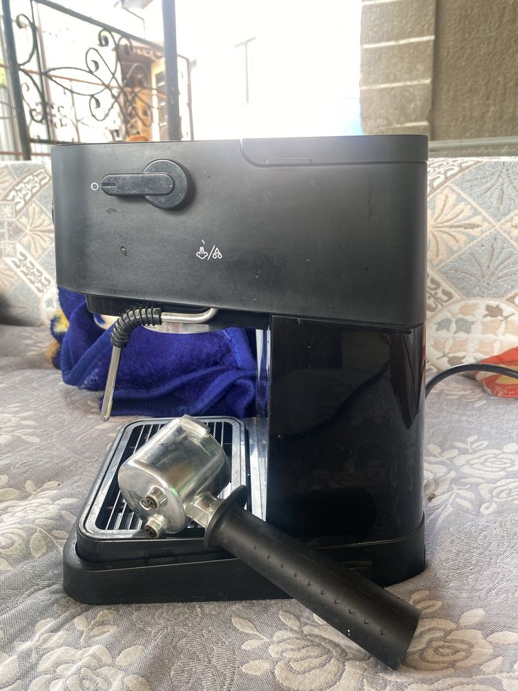 Рожковая кофеварка DeLonghi