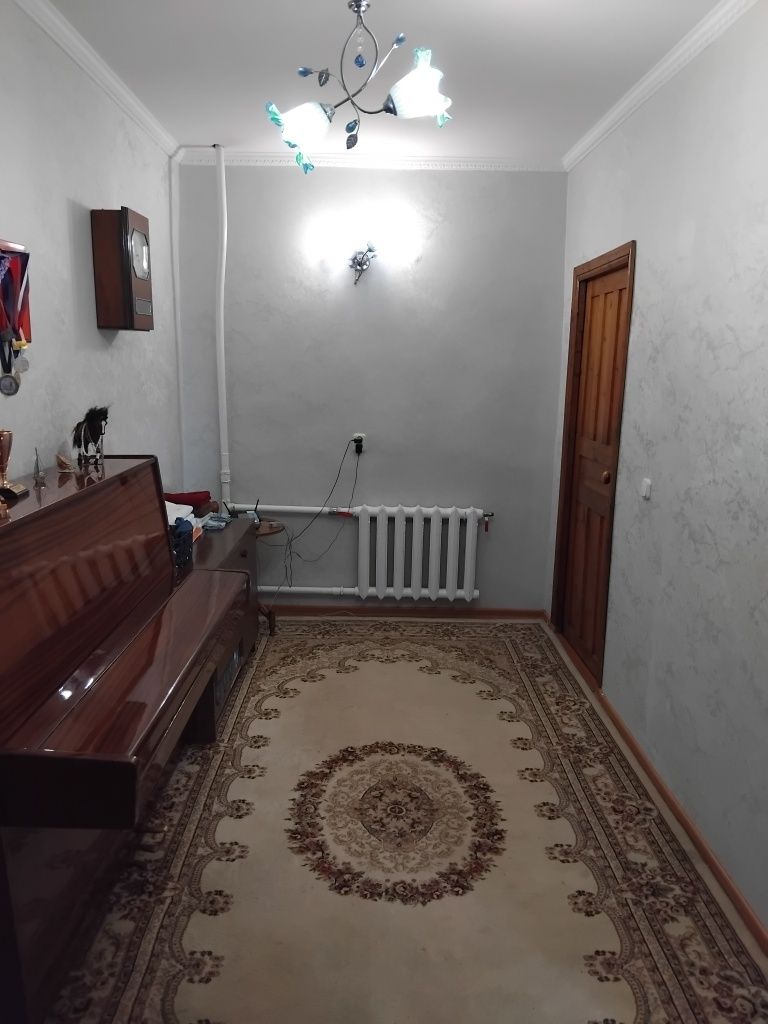 Продаю 3х уровневый,отдельностоящий 2х этажный дом с мансардой.