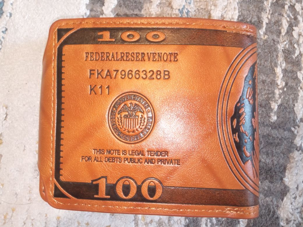 Продам Новое  партмоне с рисункок 100$