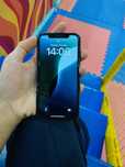 Iphone 11 black.