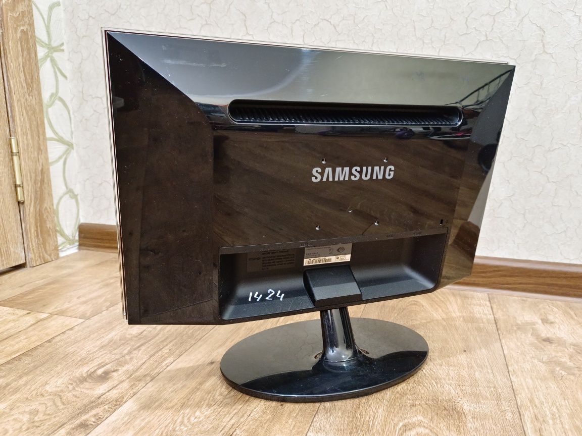 Монитор Samsung 20"