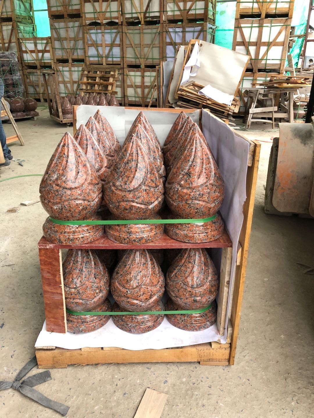 Балясины, перила,тумбы, обрамления из гранита и травертина в наличии!!