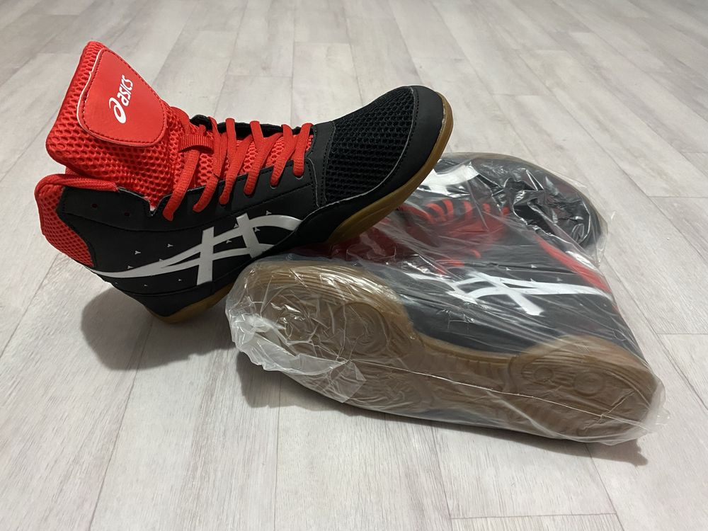 Борцовки ASICS Новые