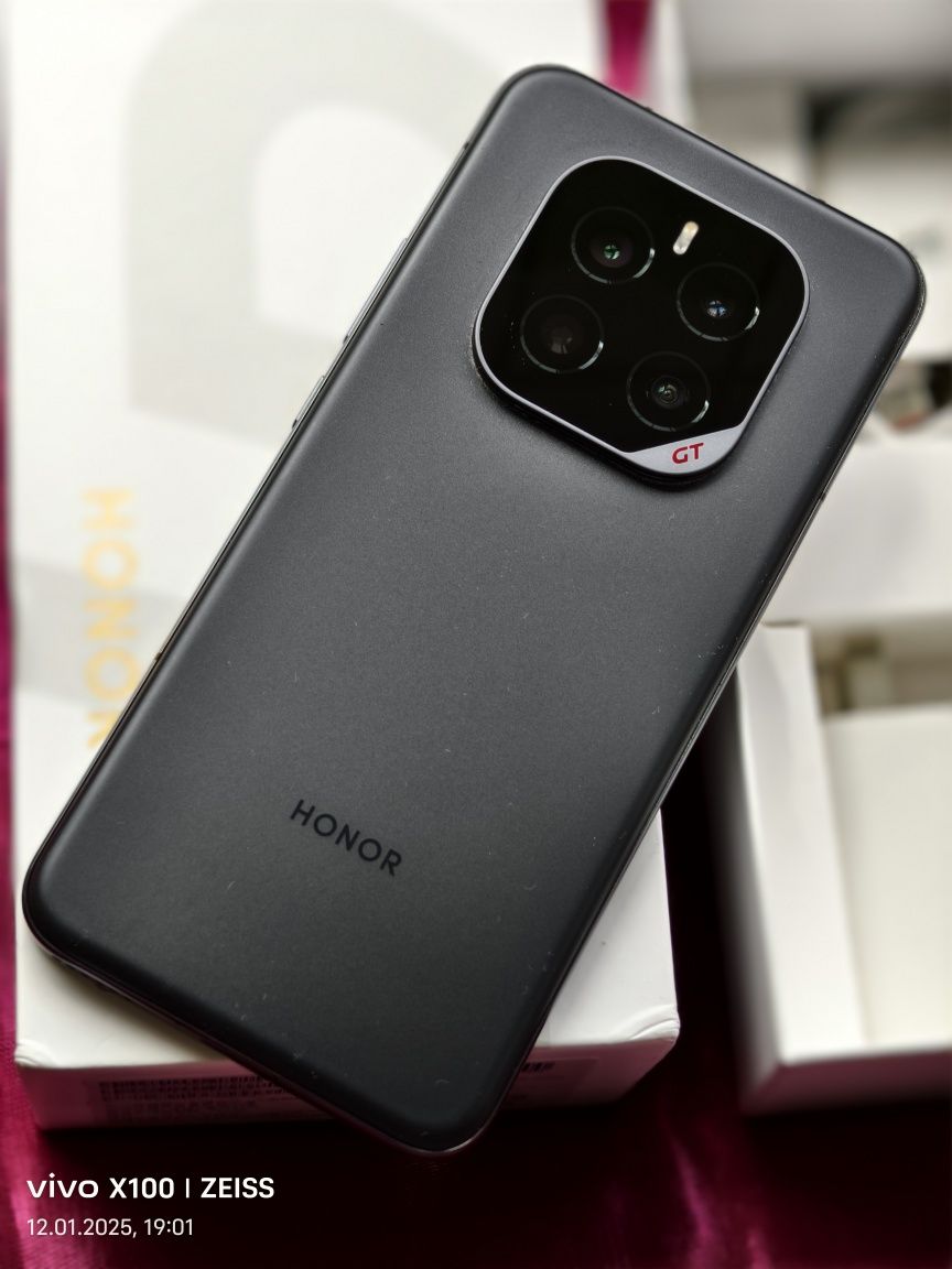 Honor GT Pro 512 gb Ram 12 5G 7200 mah Battery