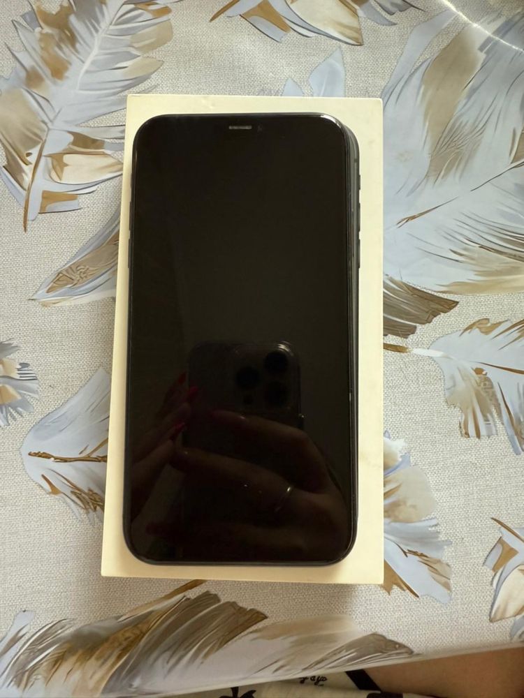 Продам Iphone 11