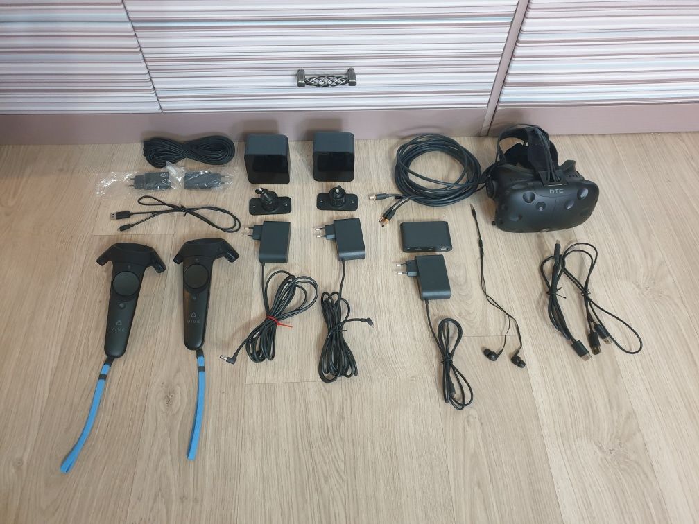 Продам очки виртуальной реальности HTC VIVE