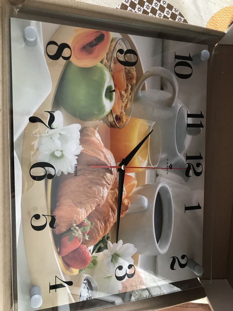 продаются  кухонные часы настенные