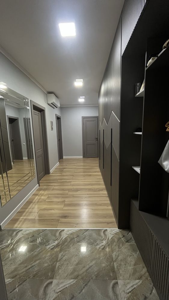 Продам 3 комнатную квартиру. Микрорайон Строитель.