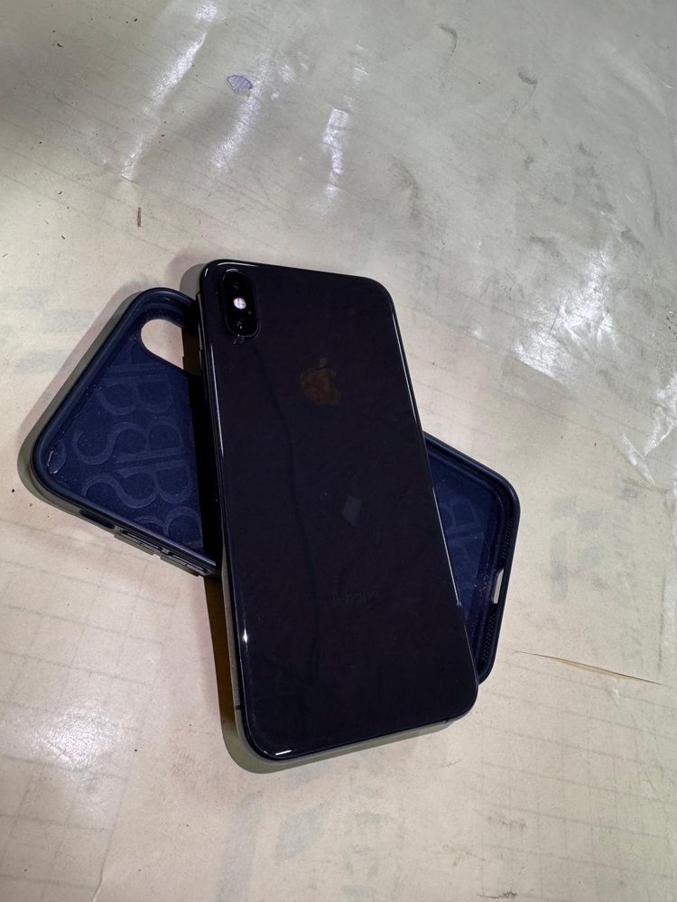 Iphone xs чёрный  64 гб