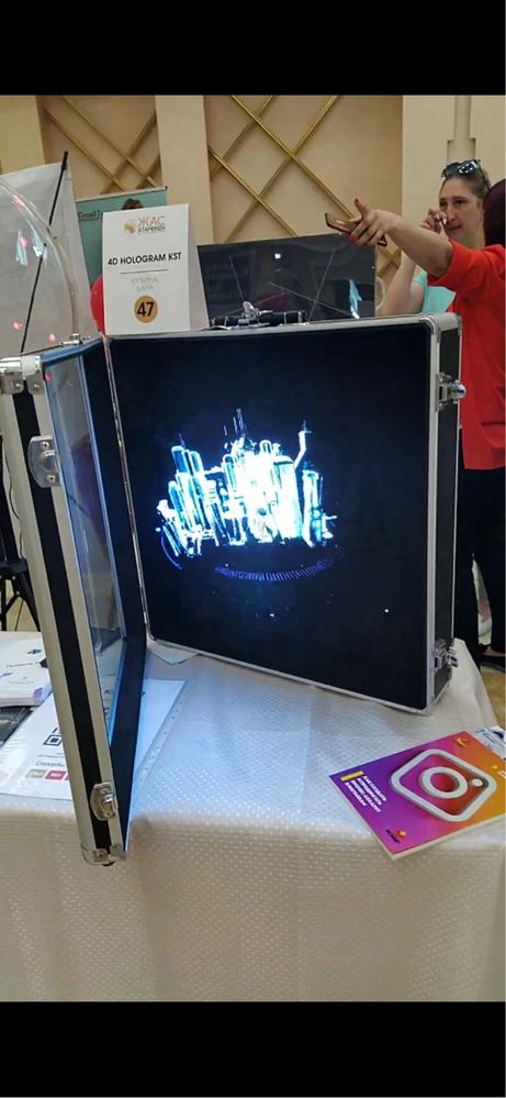 3d голограмма в удобном чемоданчике