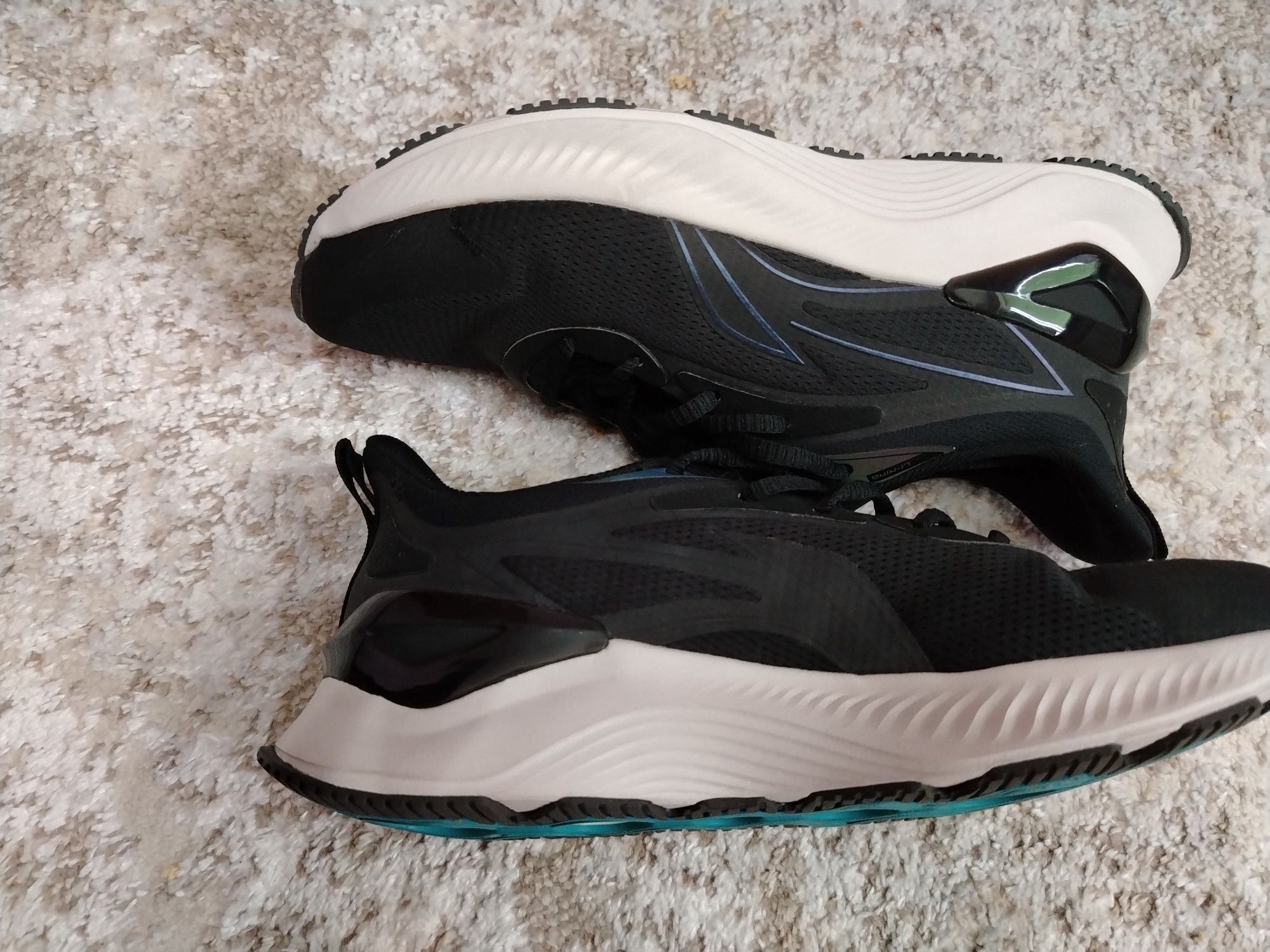 Кроссовки спортивные Li-ning