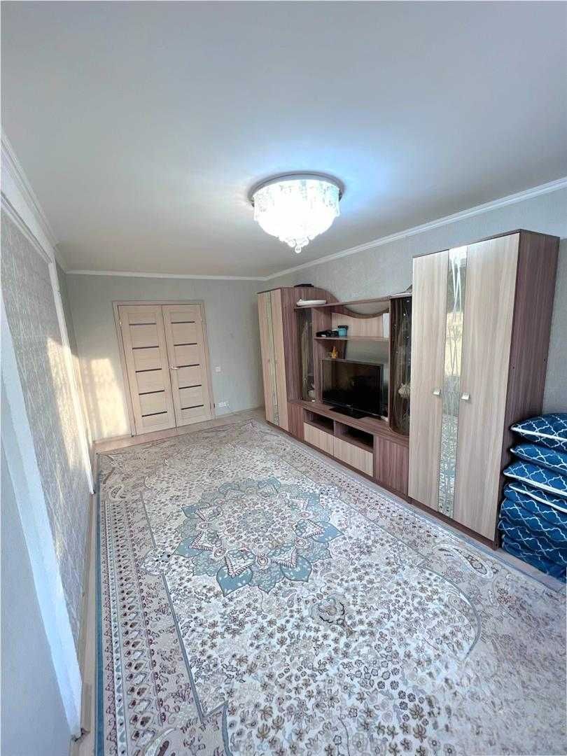 Продам 3-х УП на 8 мкр, 3/9 этаж, не угловая,