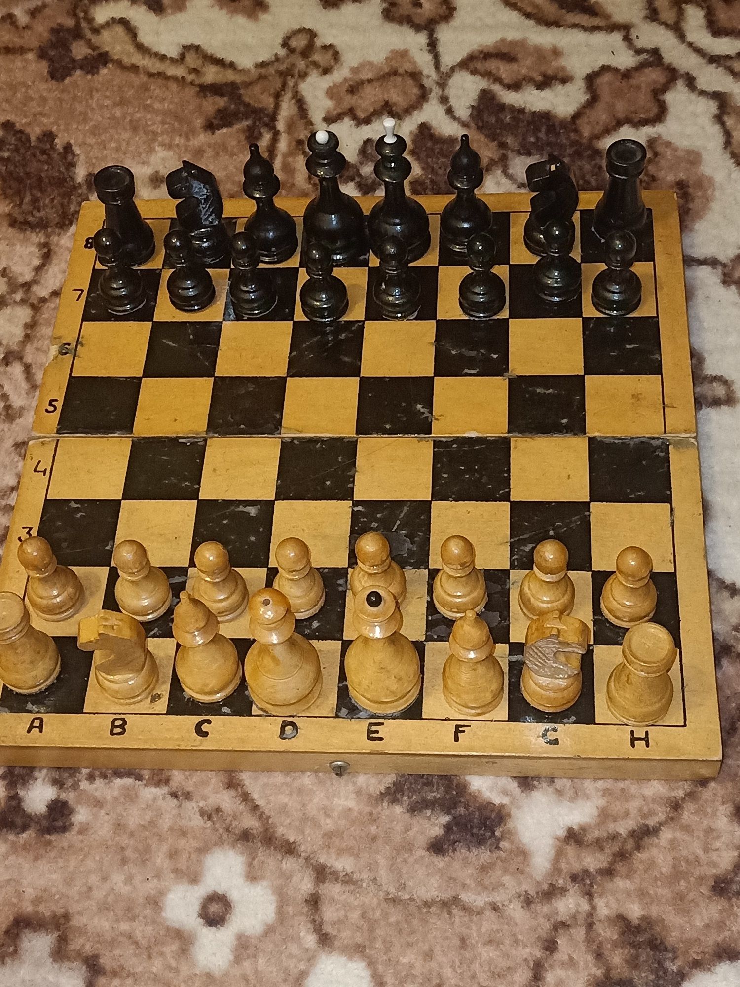 Шашки  и   шахматы и вразнобой шашки и фигурки