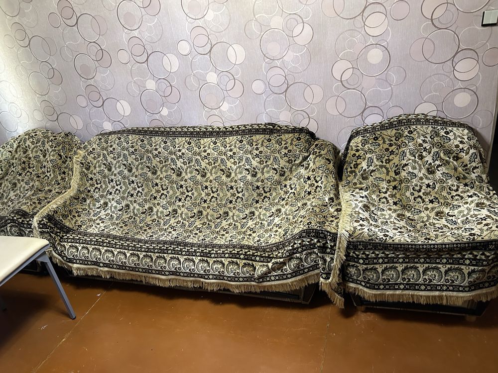Продам диван и 2 кресла+дивандек