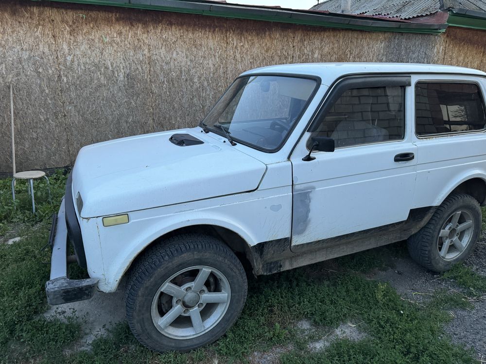 Продам ниву 2121