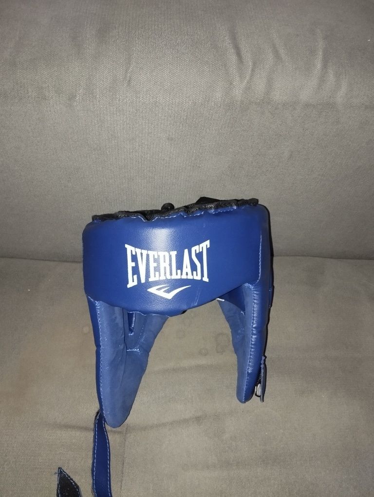 Шлем Everlast для бокса