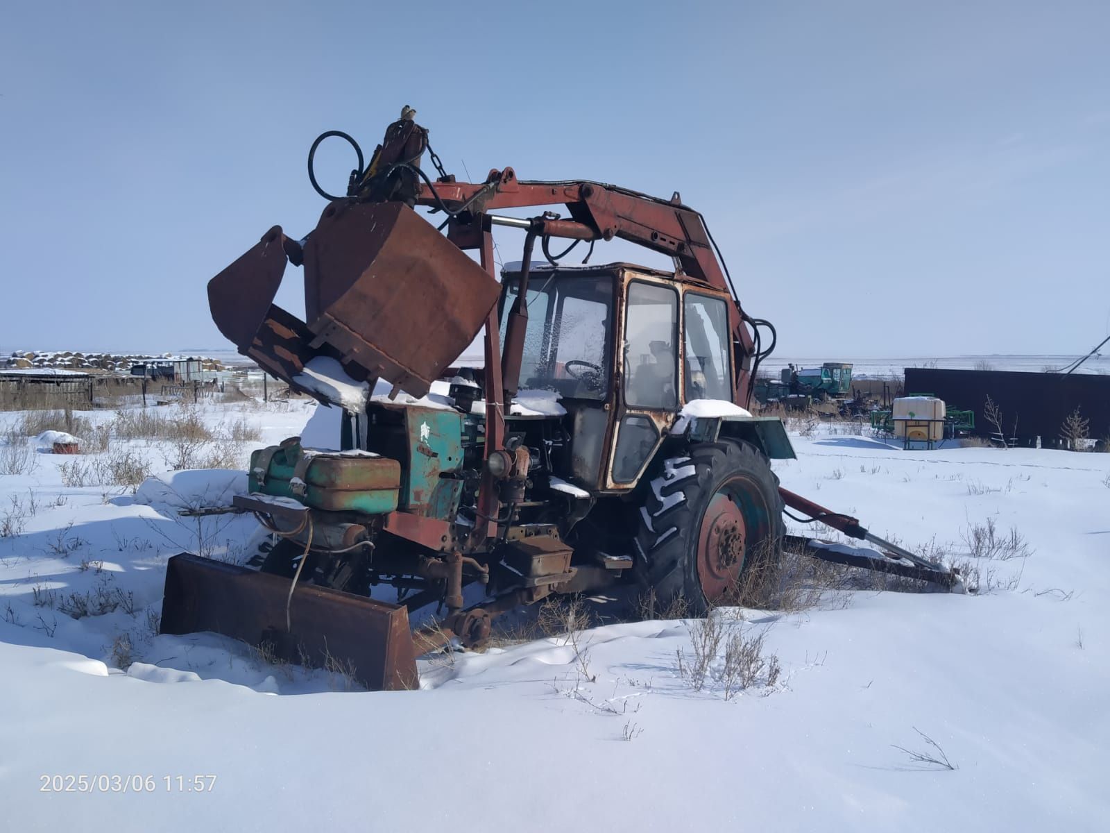 Продам Трактор .