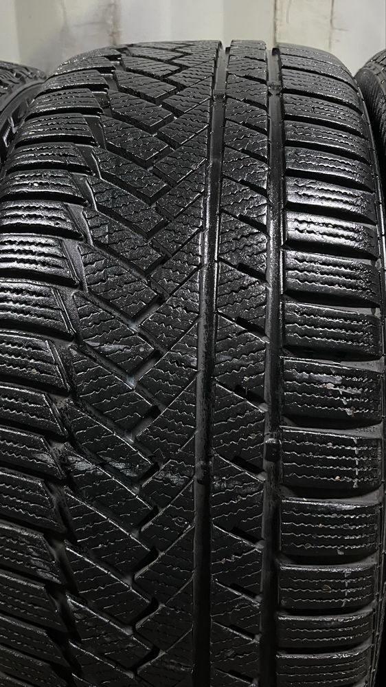 Зимние шины 245/40 R18 Toyo + Continental | 4 шт, отличное состояние