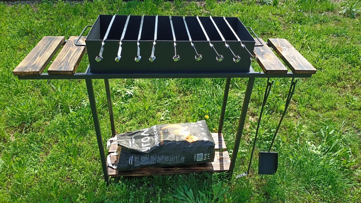 Продам мангал с шампурами, кочергой и с совочком.