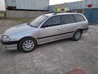 Тойота авенсис 2001г
