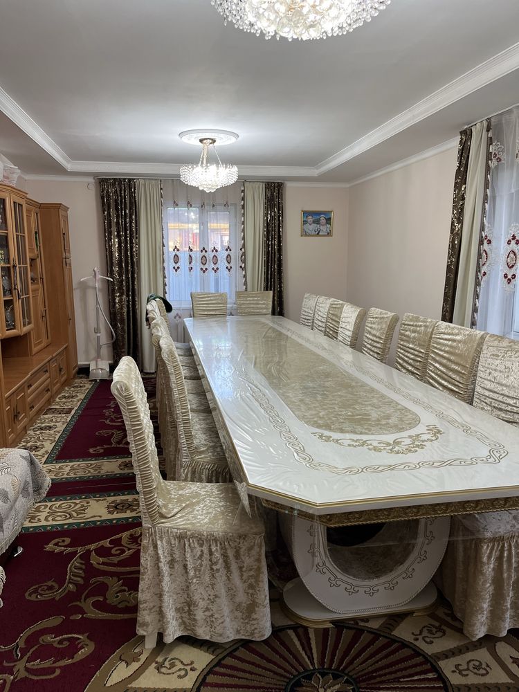 Стол для гостиной