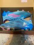 Футболные бутсы Adidas