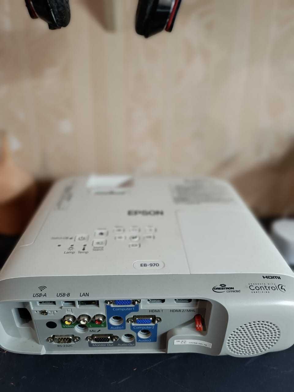 Продам проектор для большого экрана