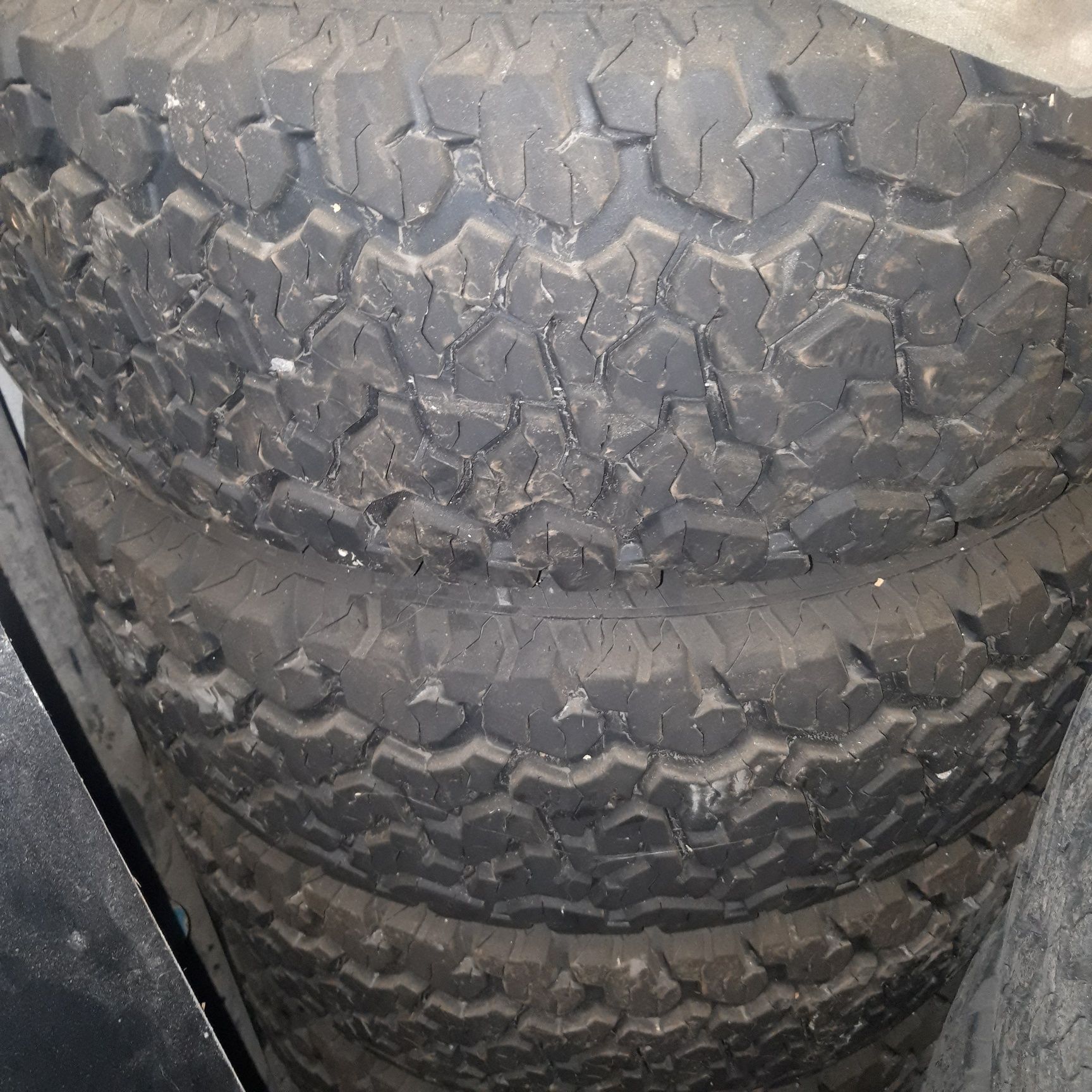 Диски с резиной 265/70 R15.6/139.7.Можно  рассмотреть без дисков.
