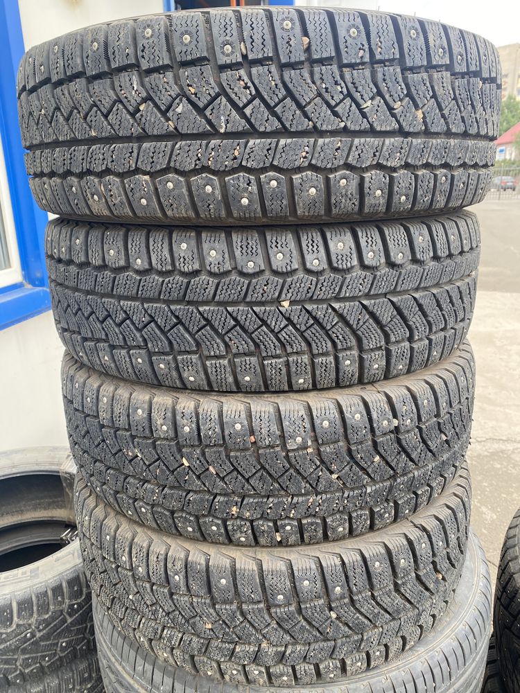 195/60 R15 Viatti шипованный
