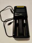 Nitecore UM2 зарядное для 18650 и др. аккумуляторов