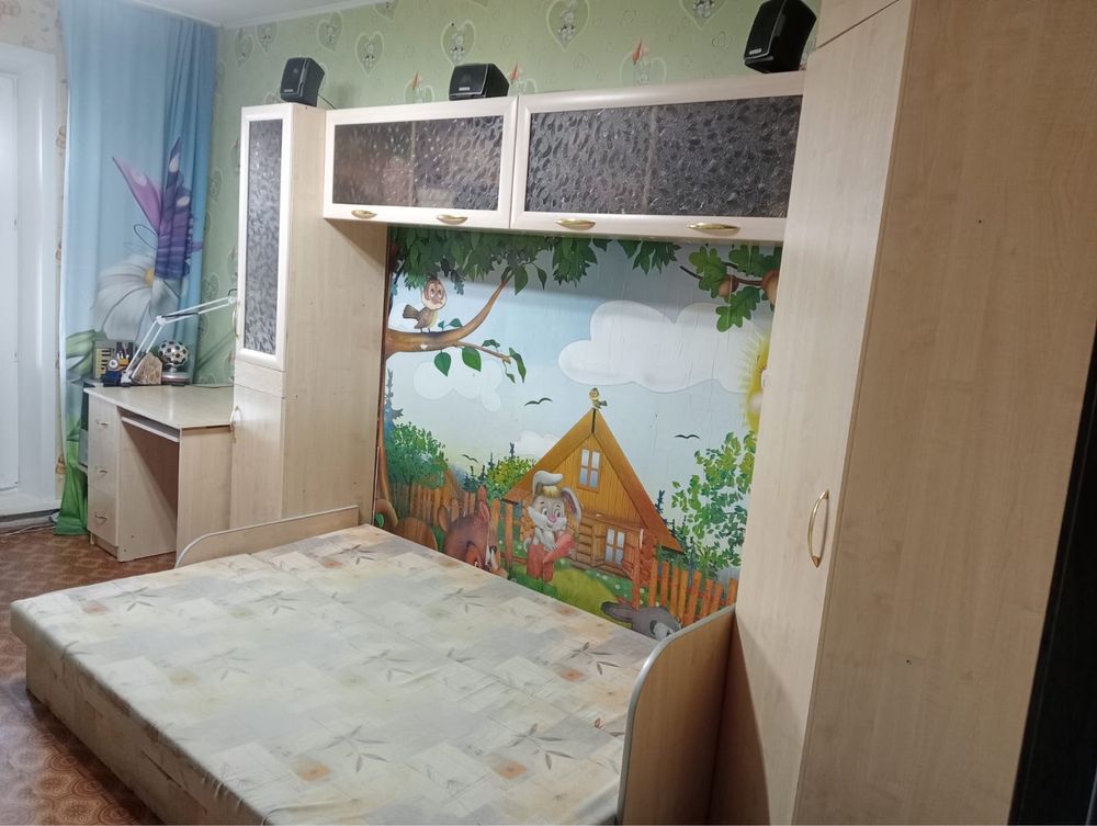 Продам горку для спальни