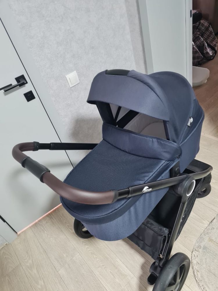 Продам детскую коляску