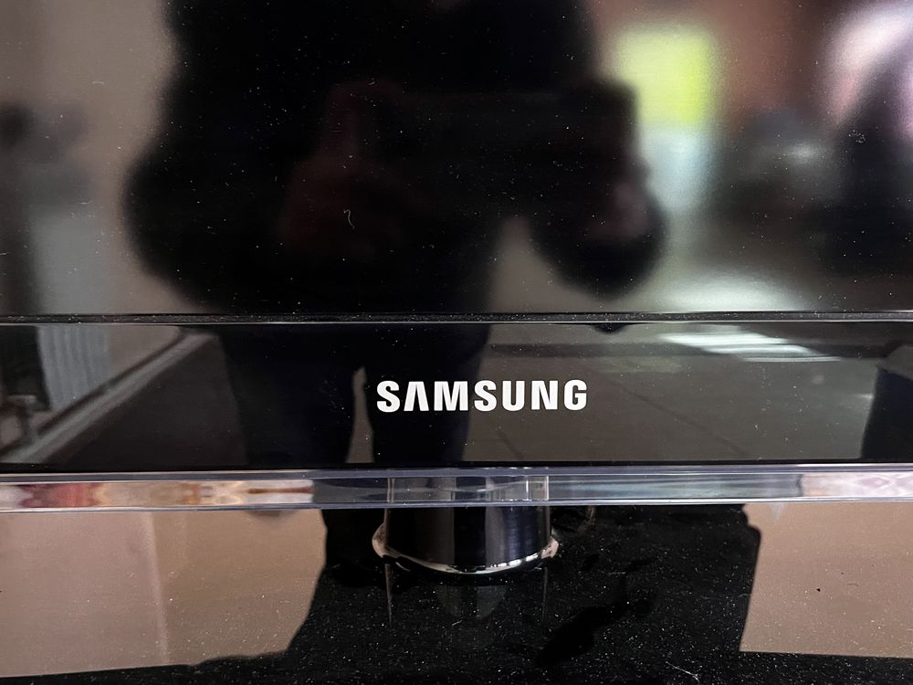 СРОЧНО ПРОДАЕТСЯ ТЕЛЕВИЗОР Samsung в отличном состояний!