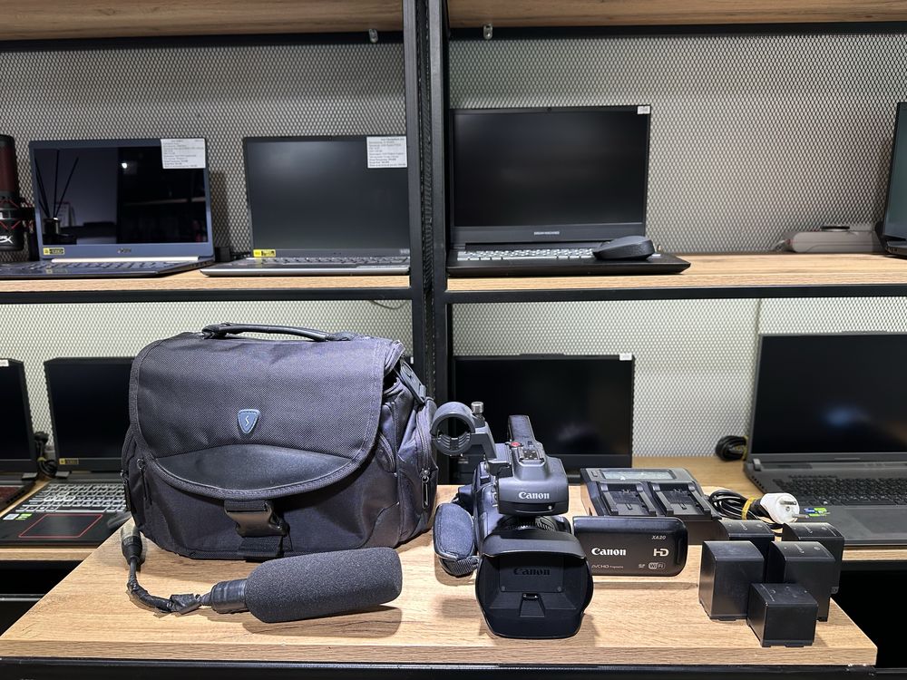 Видеокамера Canon XA20, Full HD 1080р, сенсорный дисплей, 10176/А10