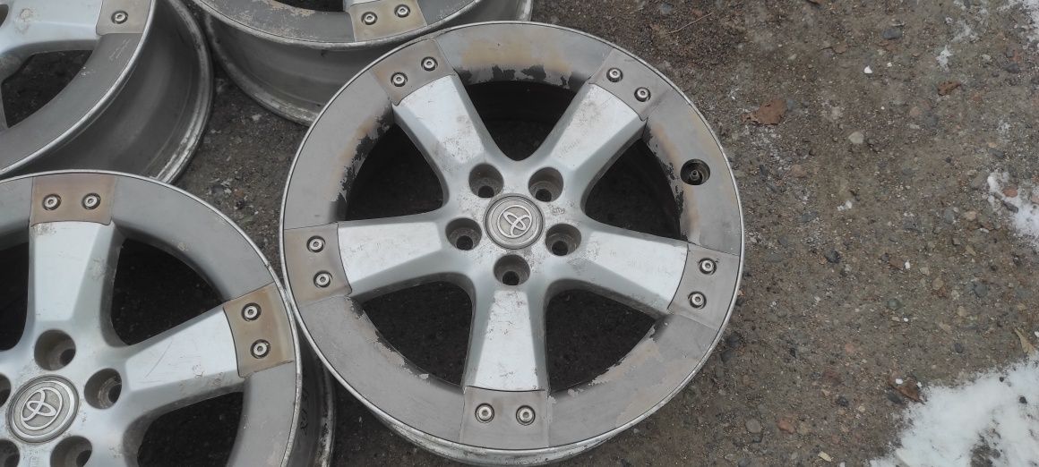 Комплект оригинальных дисков R18. Toyota. Lexus