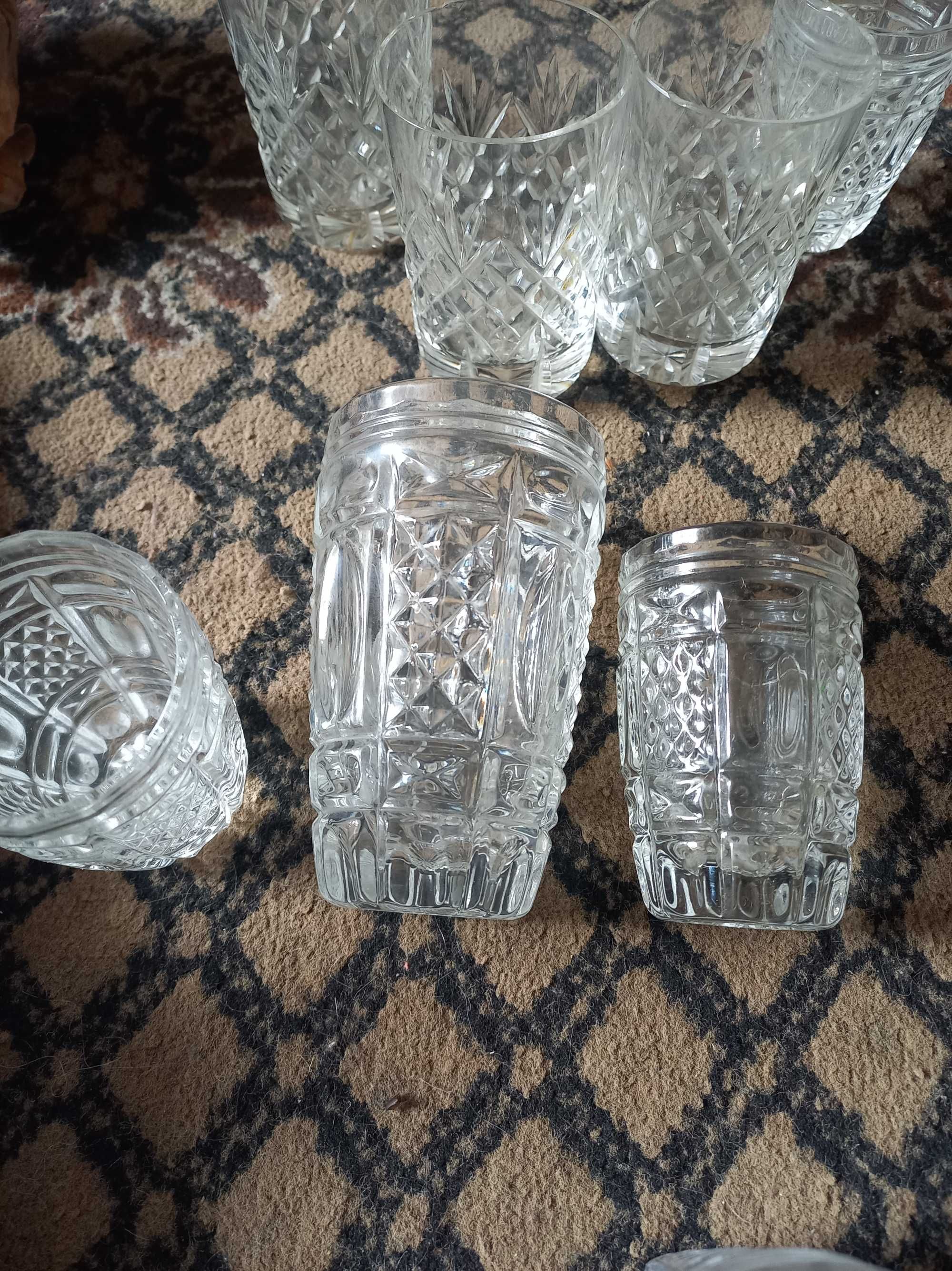 Продам посуду, ложки мельхиор, хрусталь советский, дешево.