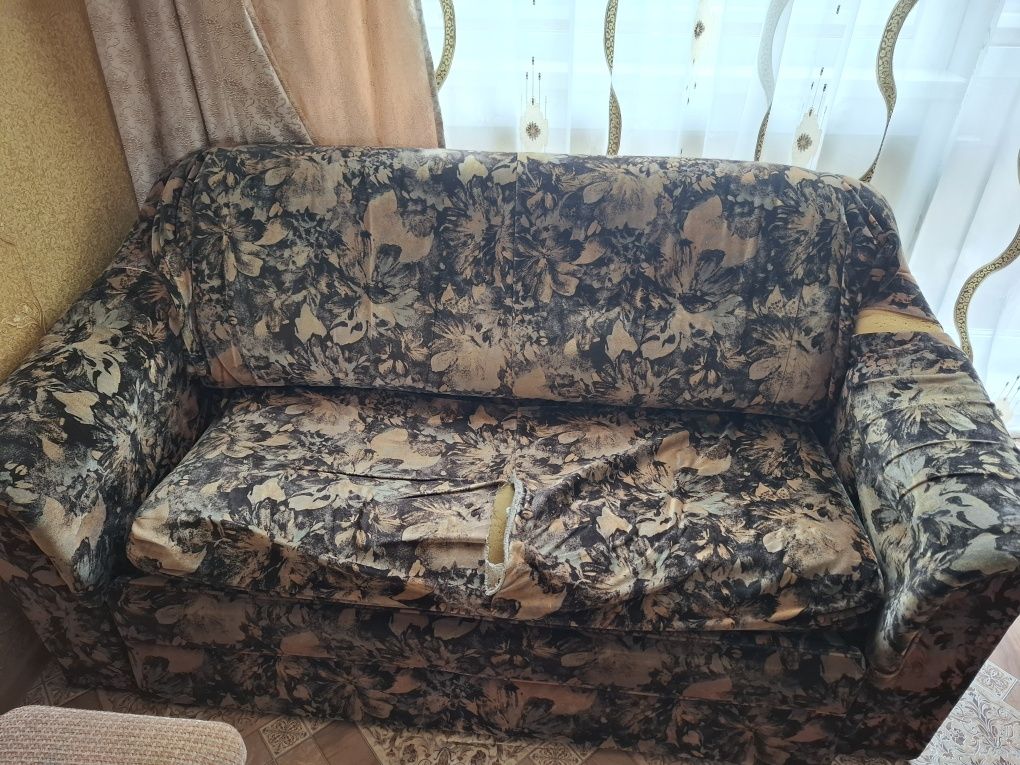 Диван, шкаф, подушки,  манеж, тумба
