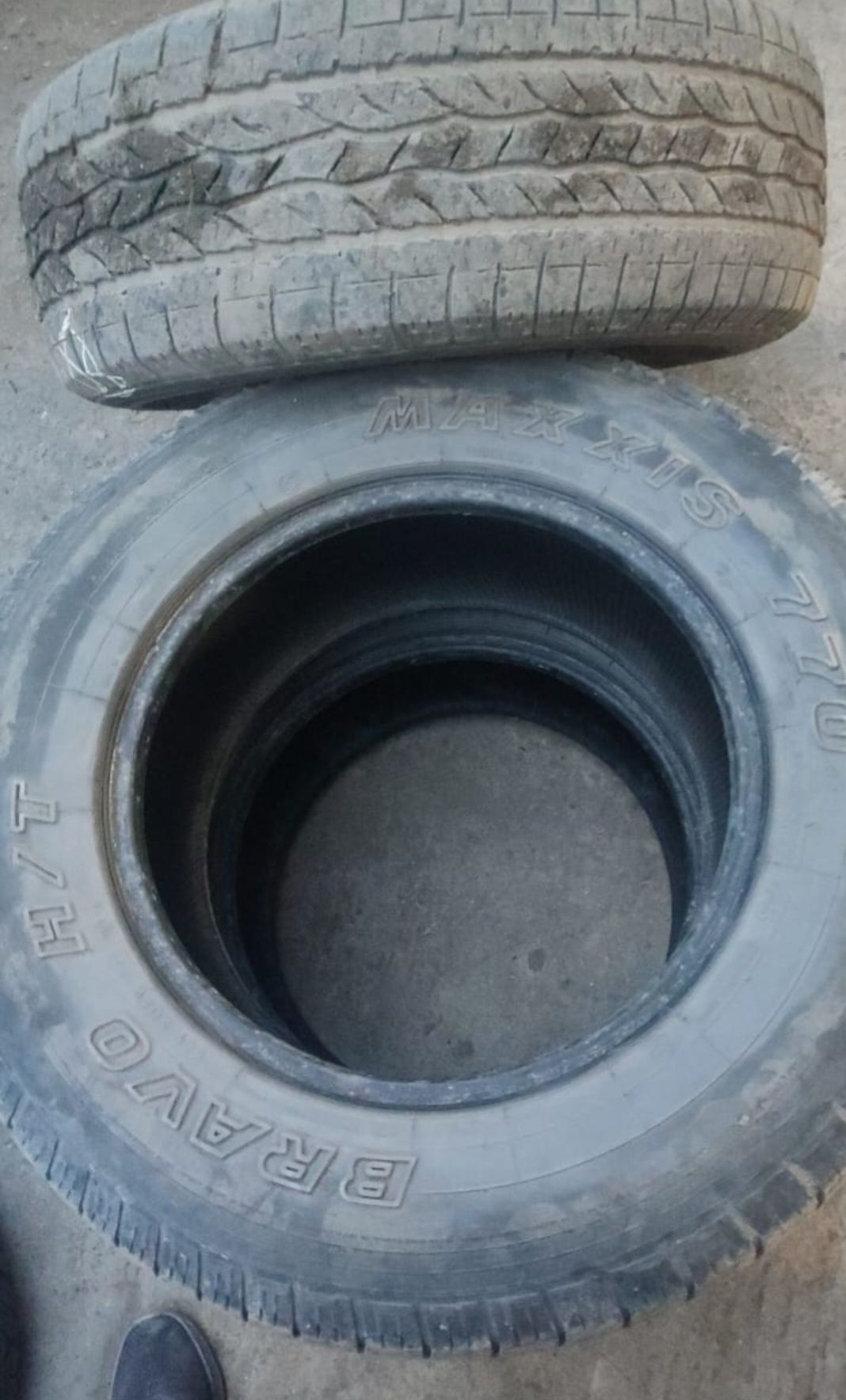 Продам шины размер 265х65х17