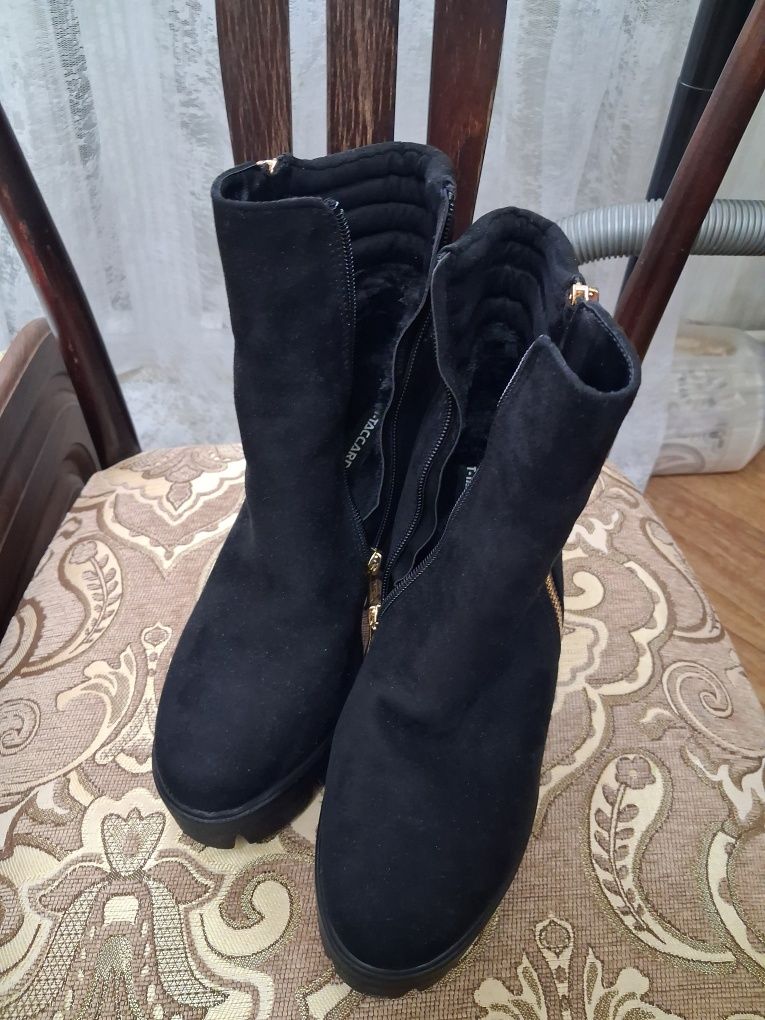 Продам сапоги демисезон 39