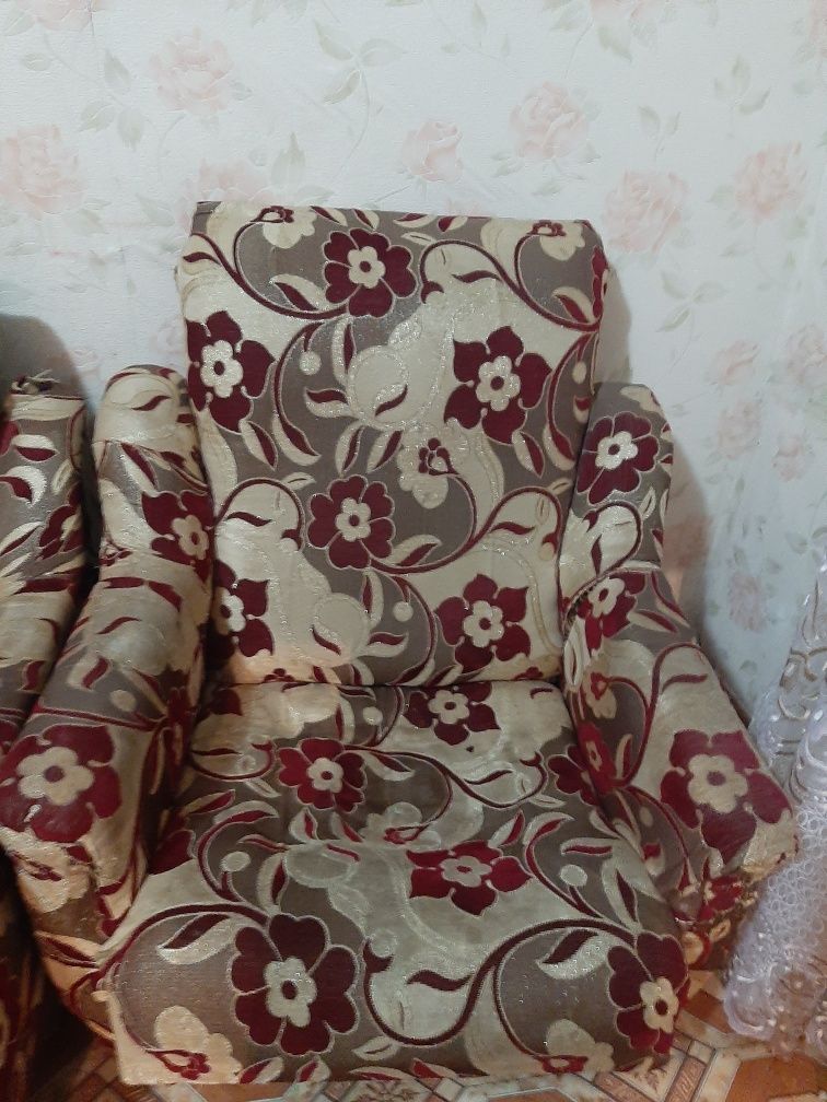 Советский диван сатылады.ен жаксы сапада.