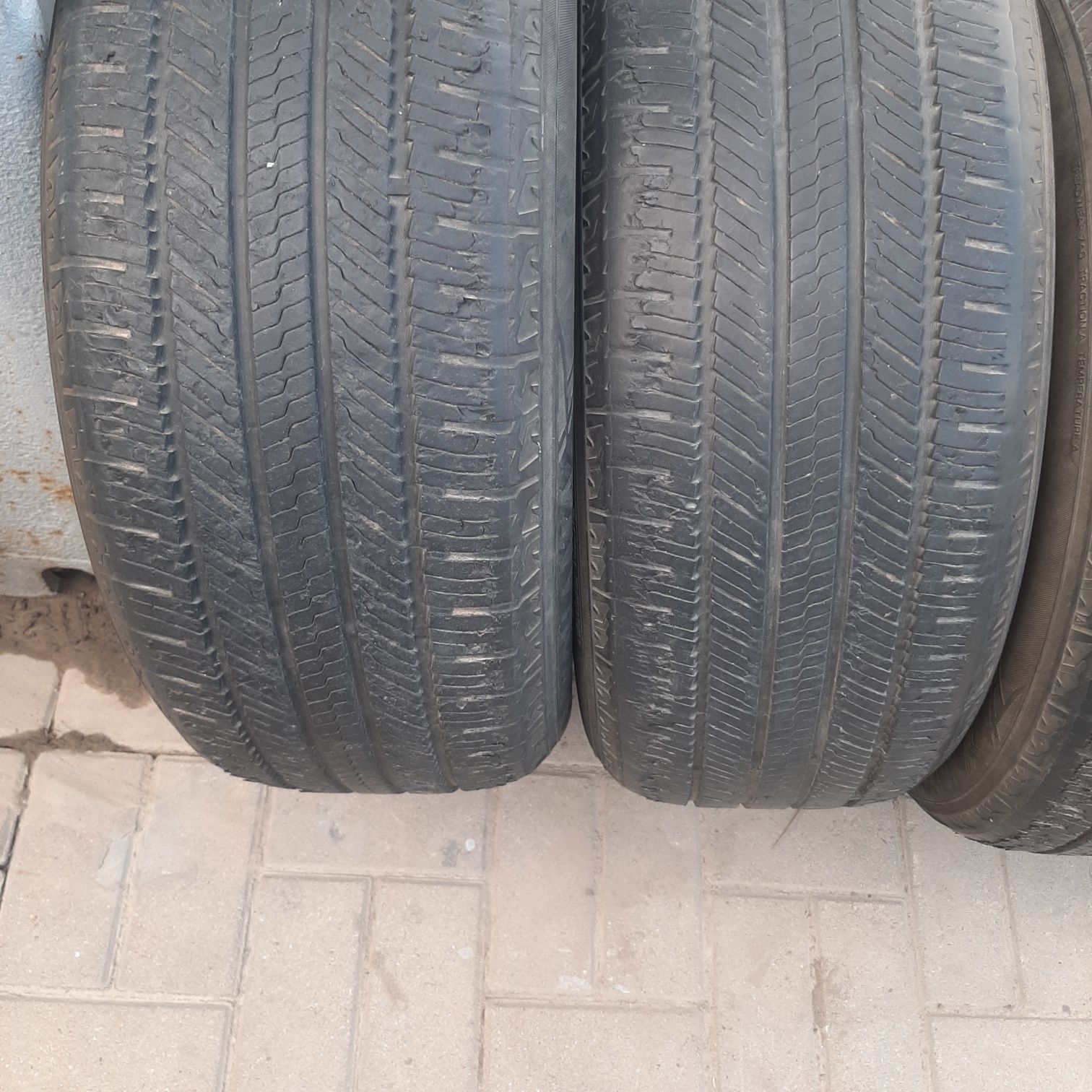 Продам 235 55 r19 комплект за 16тыс