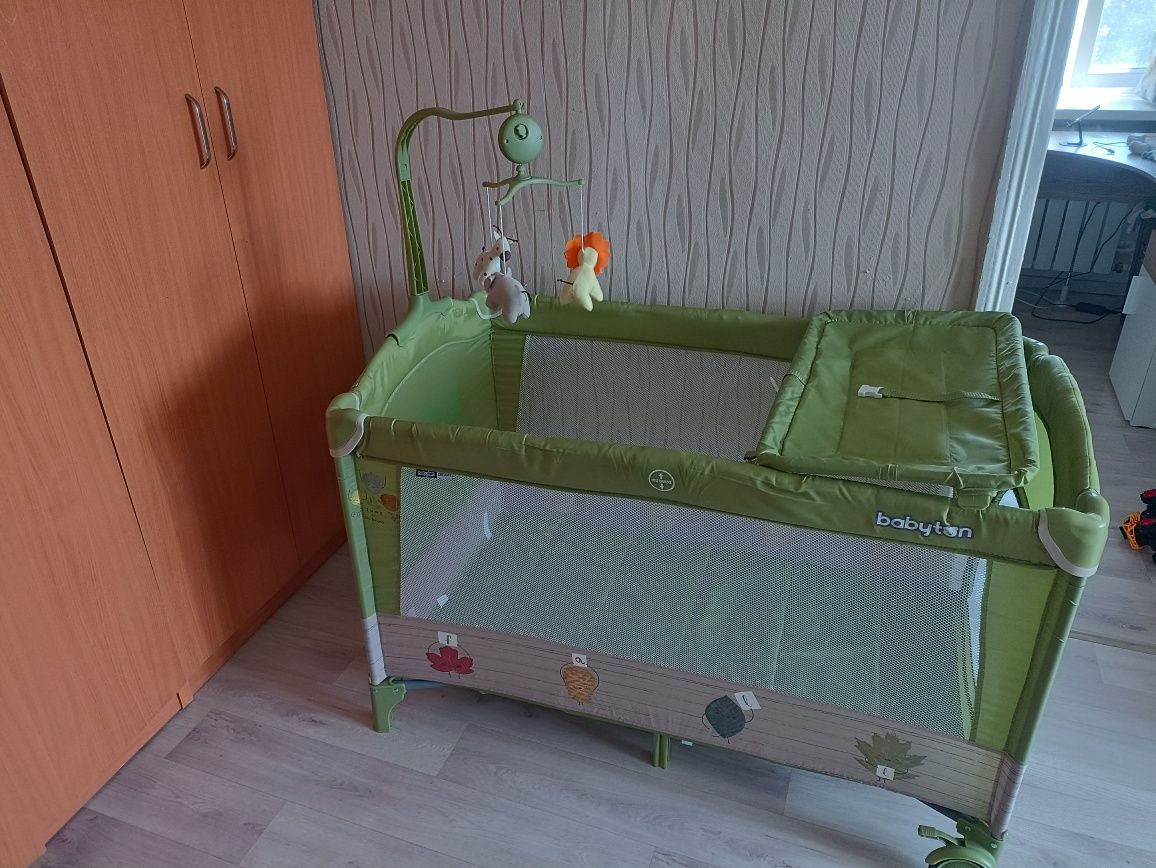 Продам детскую кроватку манеж