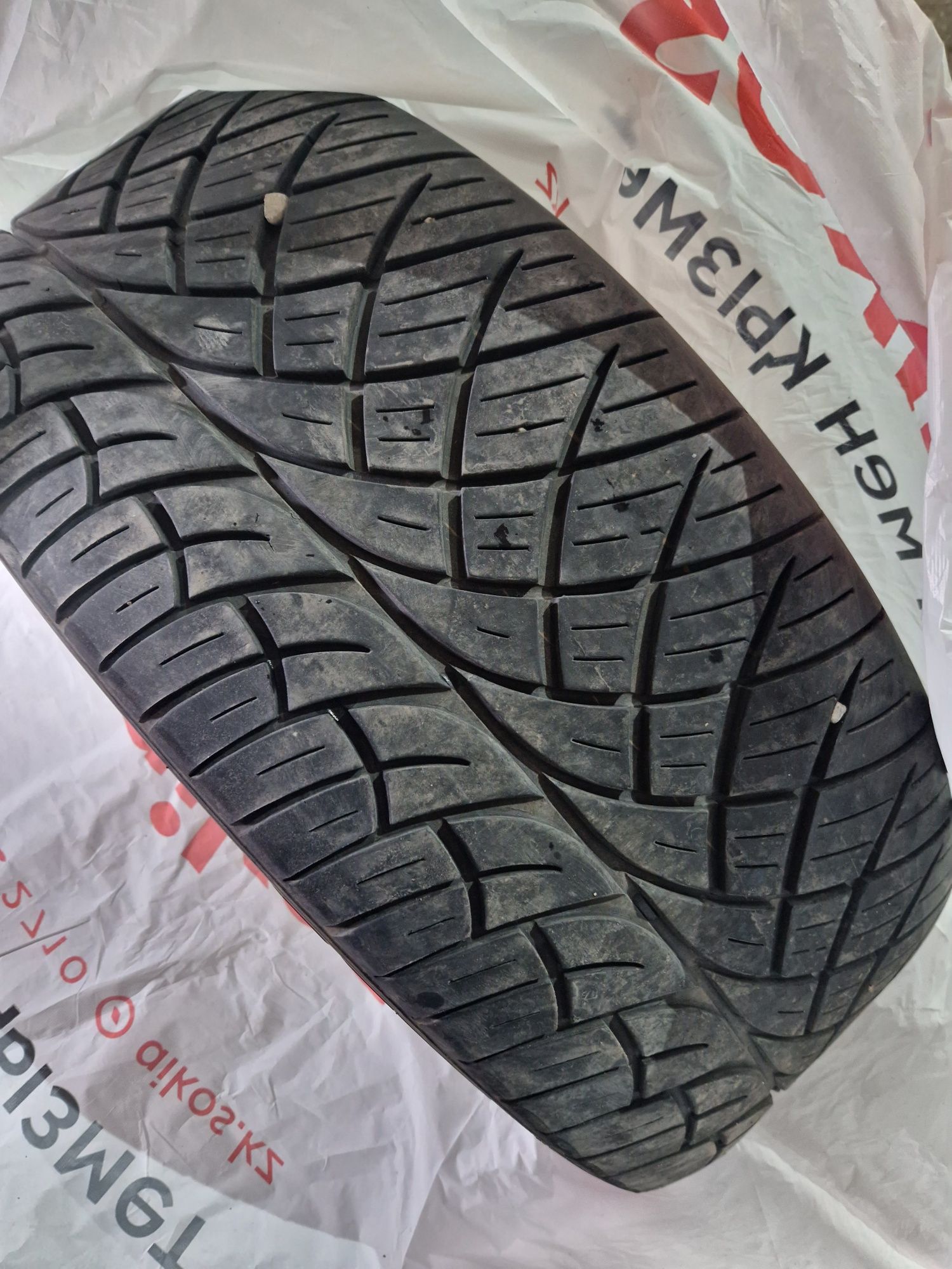 Продам шины от лексус 570