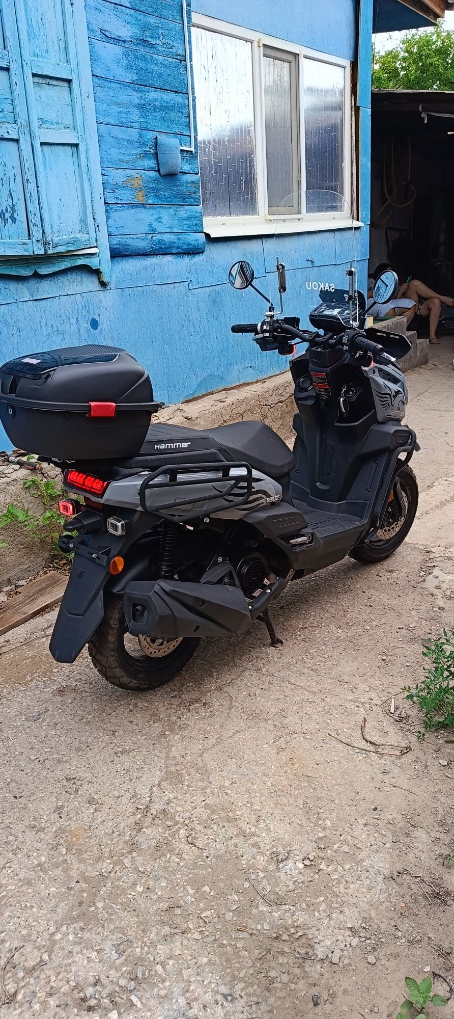 Продам скутер Танк