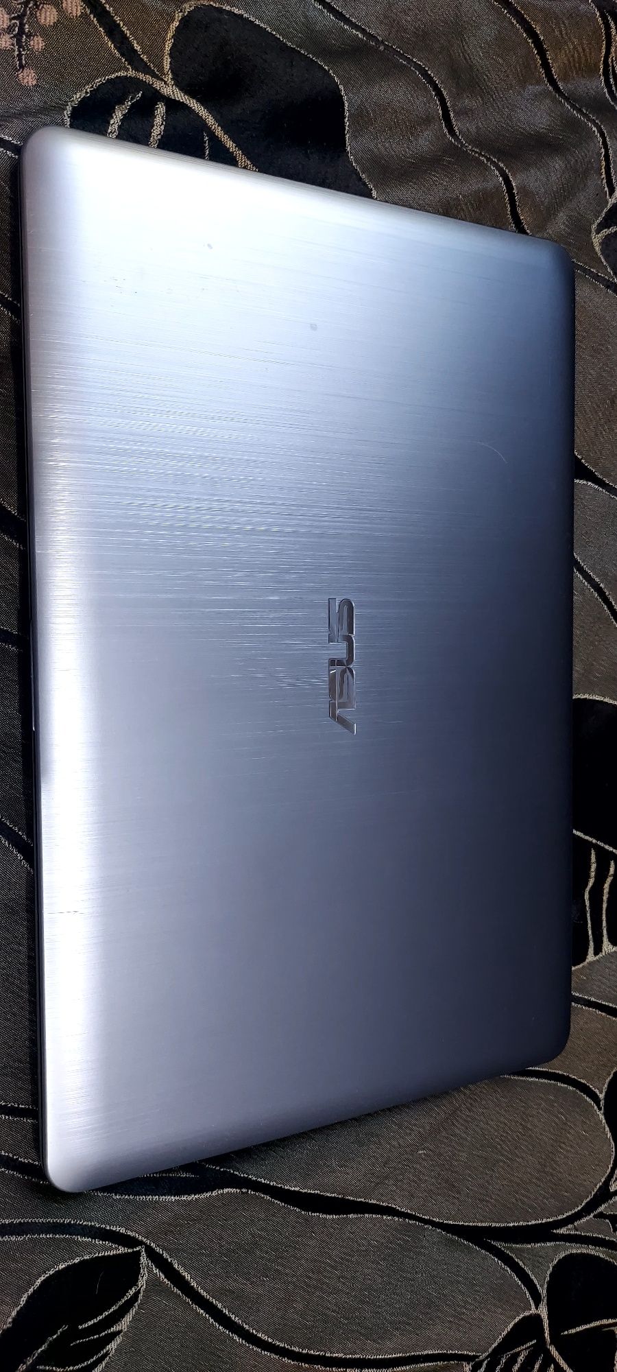 Ноутбук Asus core i5 7th