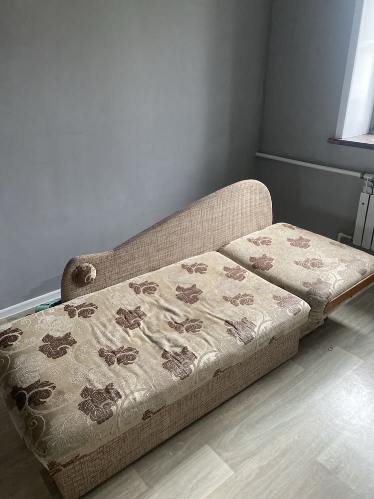 Продам диван б/у