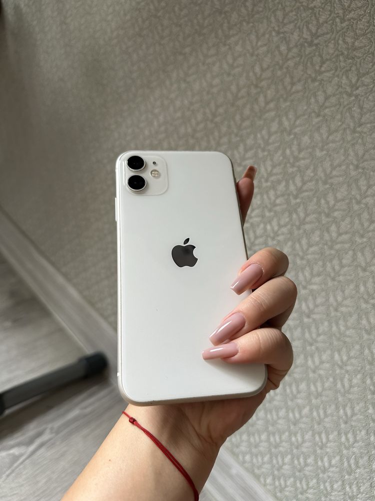 Продам телефон IPHONE 11