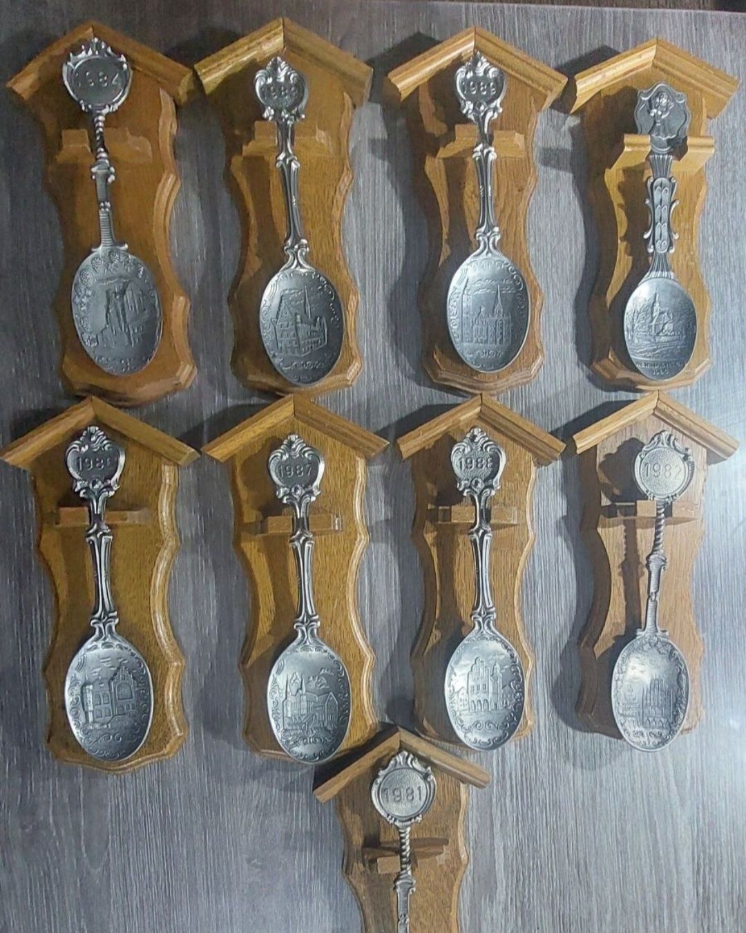 Рюмка , тарелка , ложки.  Оловянные.