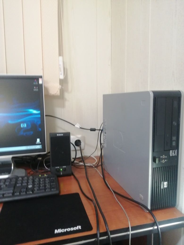 Мини ПК HP. Монитор 19".